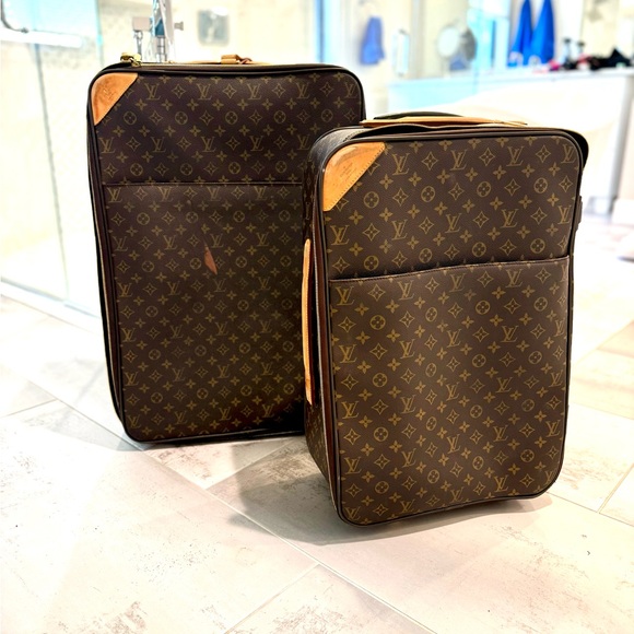 Louis Vuitton luggage - Picture 3 of 8